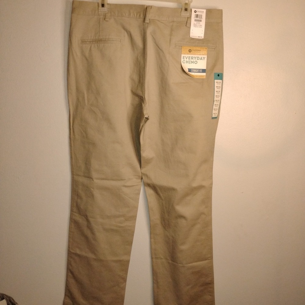 Haggar Chino Pants Men 38x32 Beige Straight Fit Flat Front Khaki NEW